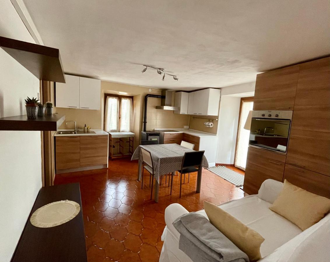 Maison Merlot Lägenhet Aosta Exteriör bild